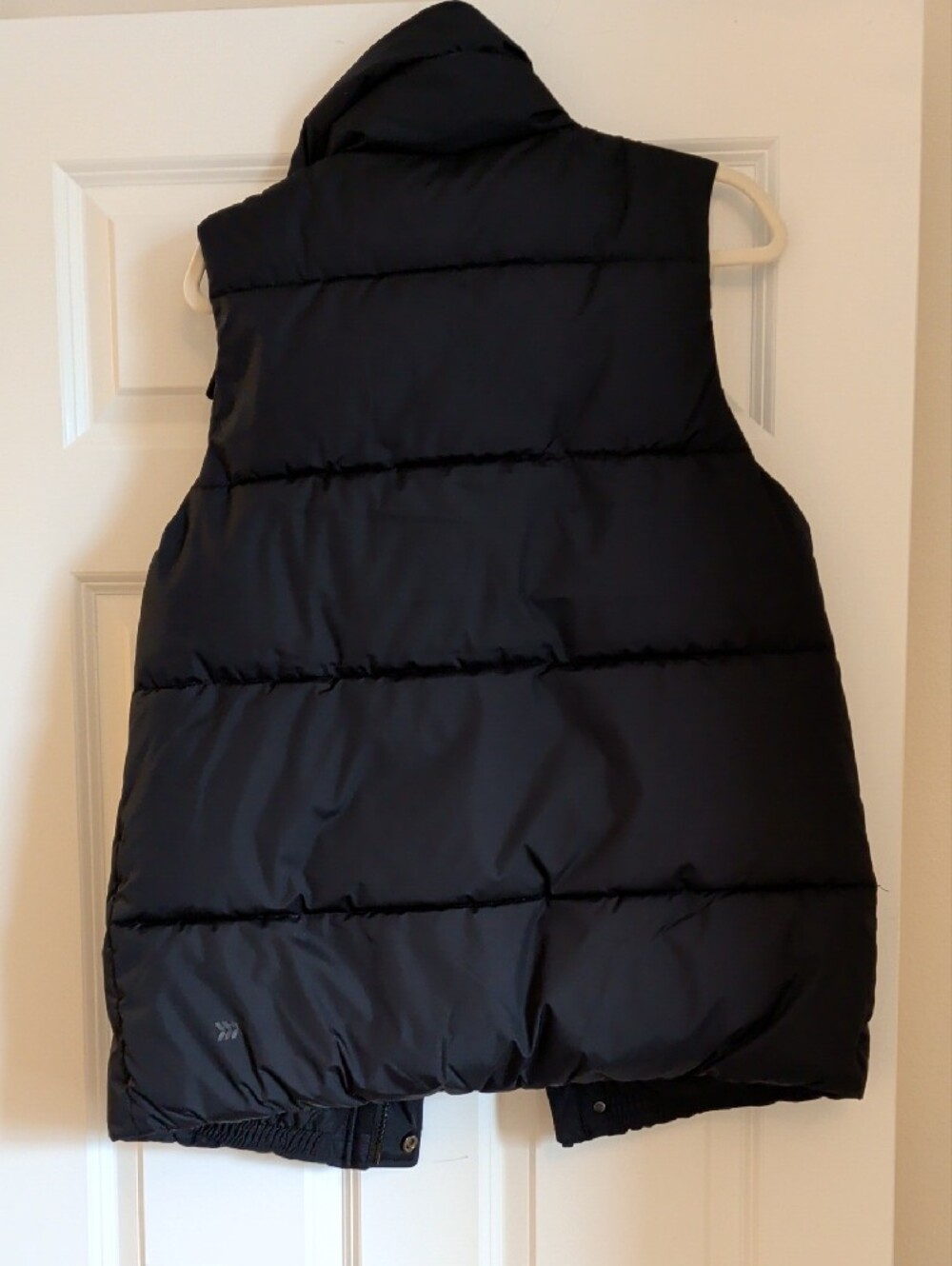 Women's Oversized All in motion Black Quilted Puffer Vest - Picture 5 of 10